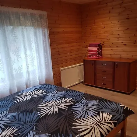 Vaeike-puusmetsa Puhkemaja 度假居 *