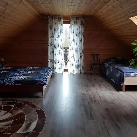 Vaeike-puusmetsa Puhkemaja Valtina